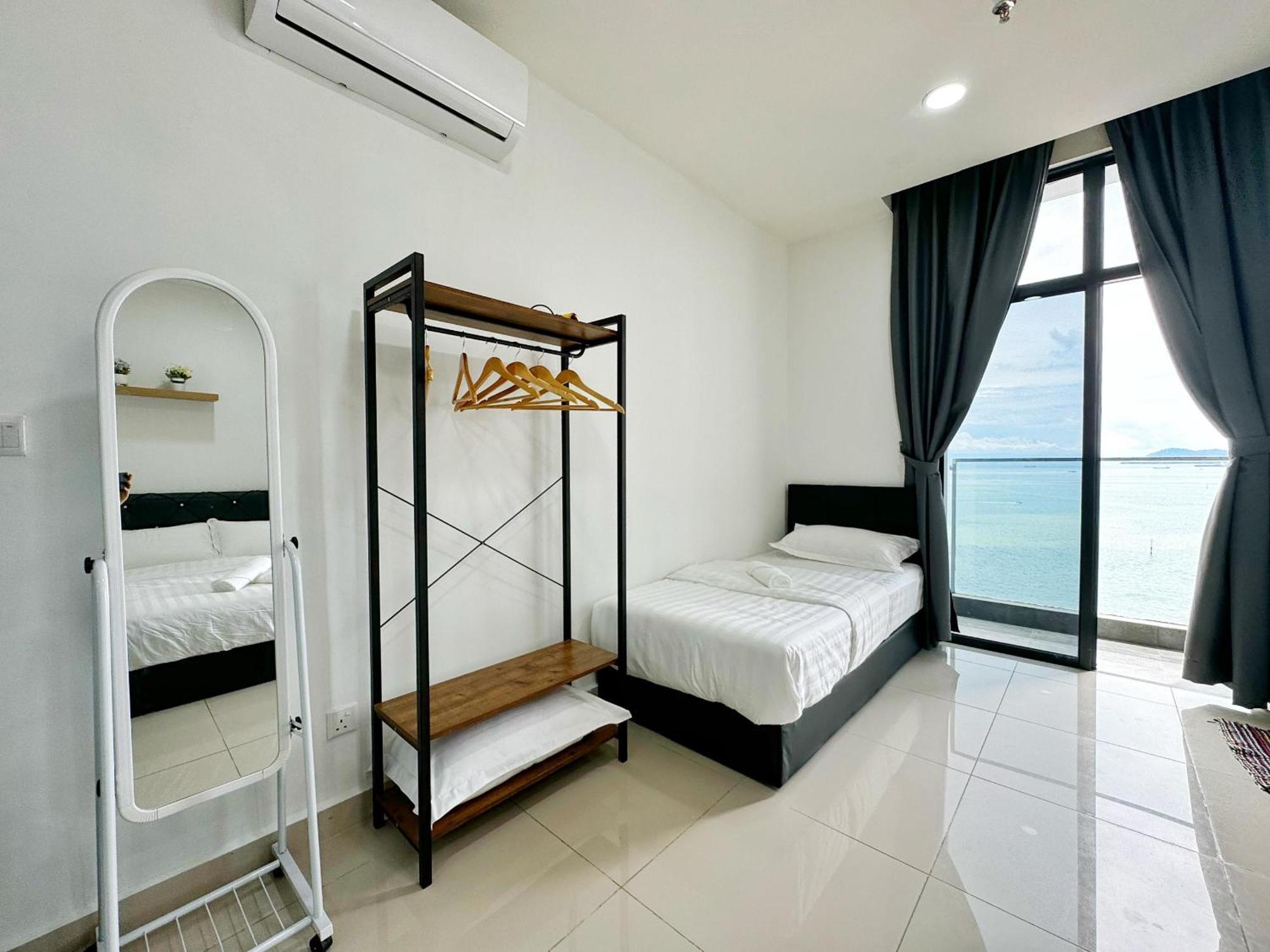 The Shore View Homestay *
